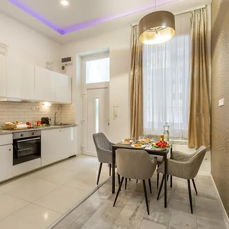 Good Vibes By Stn * Budapest