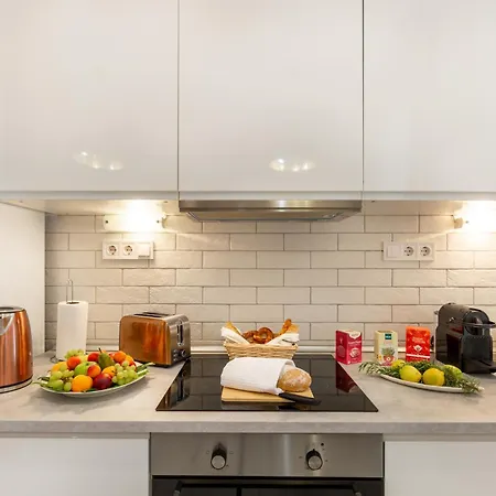 Good Vibes By Stn Budapest